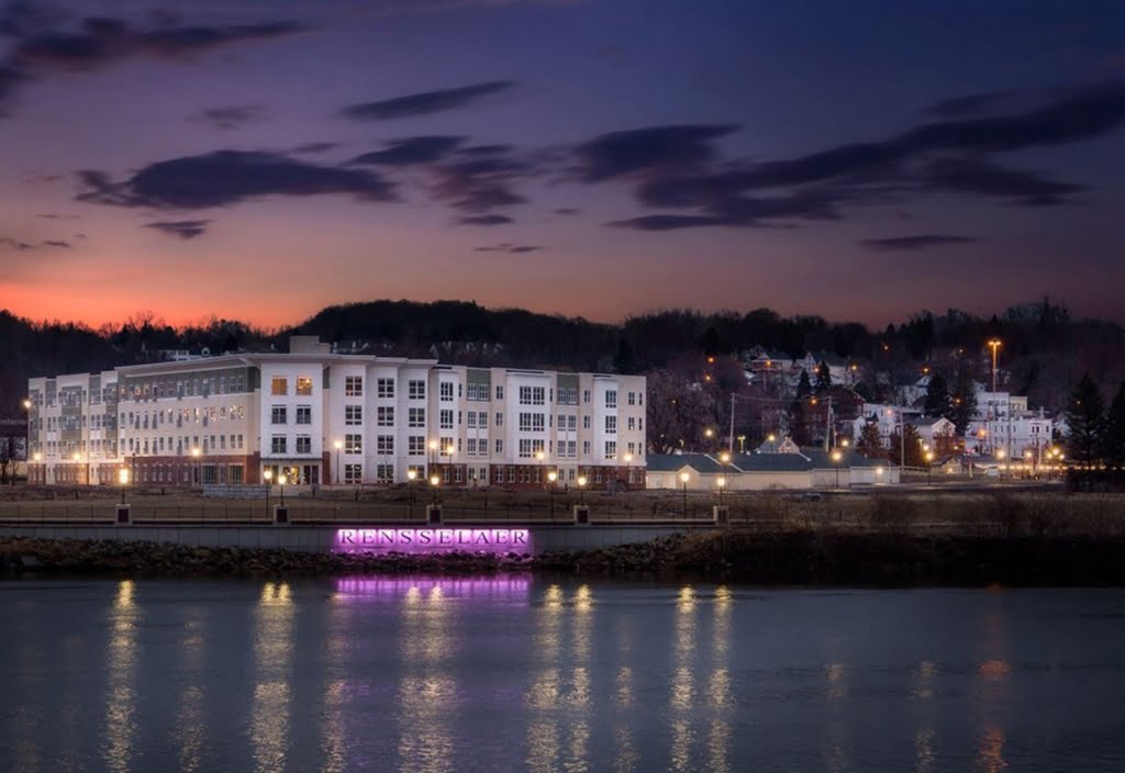 555-ONE at DeLaet's Landing Luxury Riverfront Apartments Hudson River in Rensselaer, NY